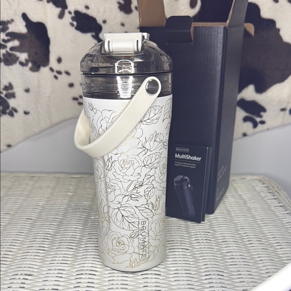 BrüMate Enchanted Rose MultiShaker-NWT - Picture 5 of 8